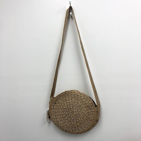 America & Beyond Tassel Circle Straw Crossbody Bag - Picture 6 of 9